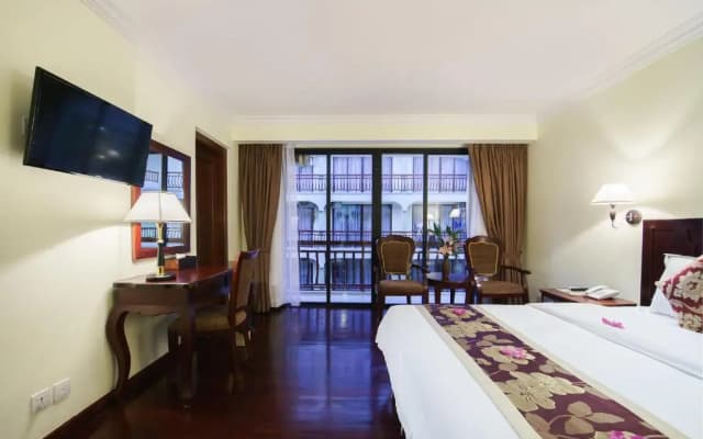 Smiling Deluxe Hotel - photo 4