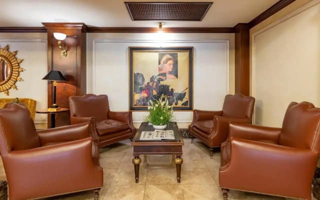 River Château Hotel - photo 2