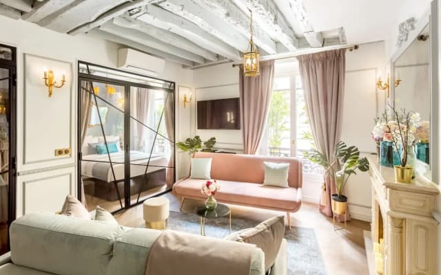 Luxury 4 Bedroom 3 Bathroom Louvre - AC - photo 5
