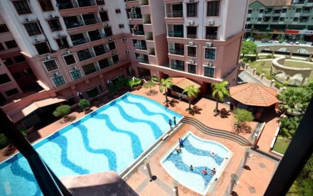 KK Waterfront Suites at Marina Court - photo 2