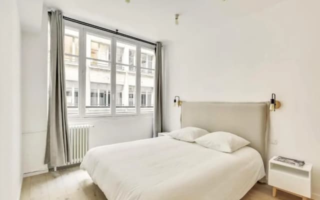 Central & Stylish Renovated Parisian Apt / 6-8 Guests - photo 3