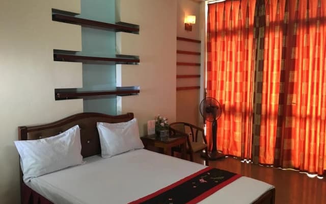 Sunrise Hotel - photo 2