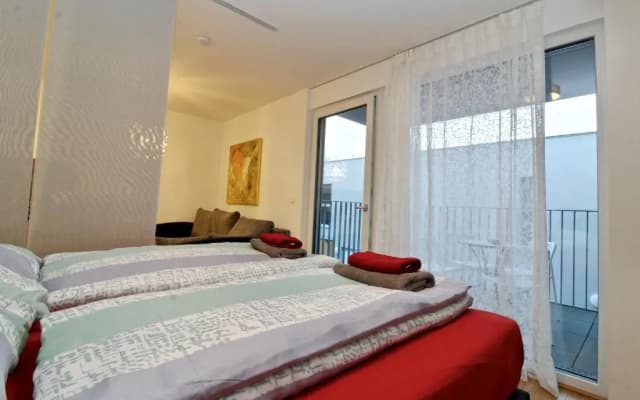 Balcony/Pool/Free Parking Garage Studio - photo 3
