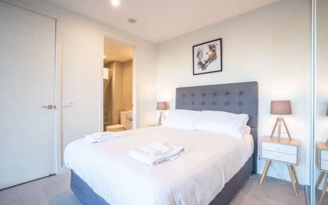 Poplar Apartments - photo 2