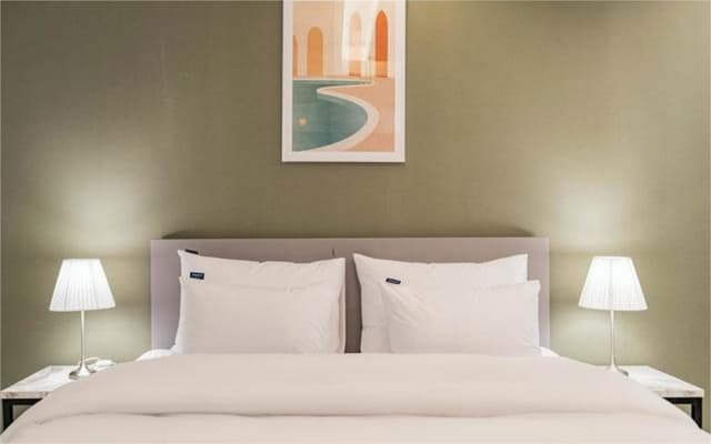 Page 9 Hotel - photo 3