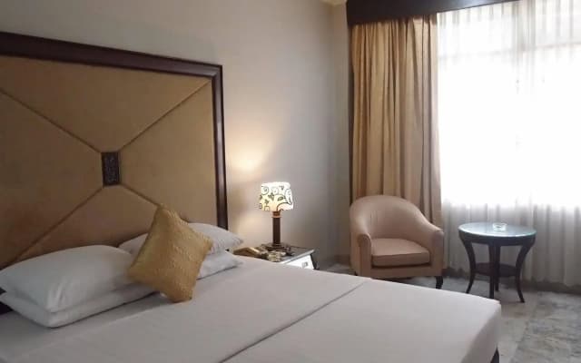 Johns Pardede International Hotel - photo 3