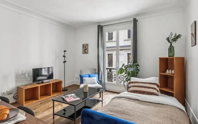 Bright 1BR Steps from Canal Saint-Martin - photo 5