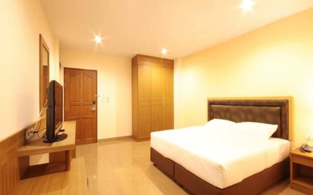 Paragon Suites Resort - photo 3