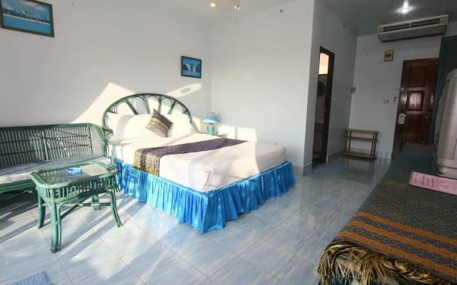 Patong Sunbeach Hotel - photo 5