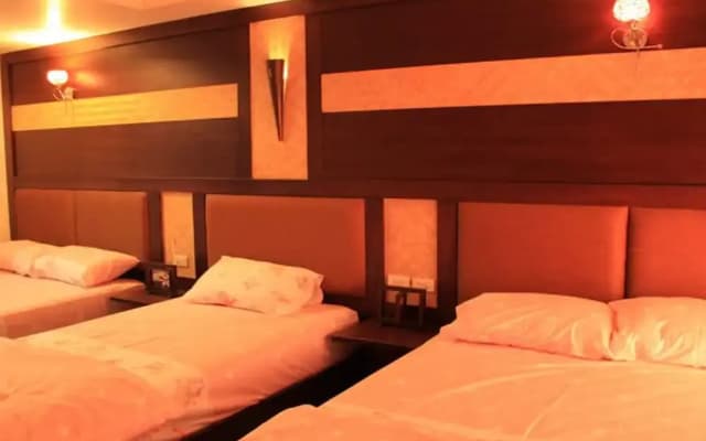 OYO 844 the Leaf Hotel - photo 5