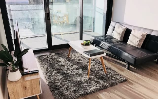 Explore Docklands Lovely Apartment LVL8 - photo 2
