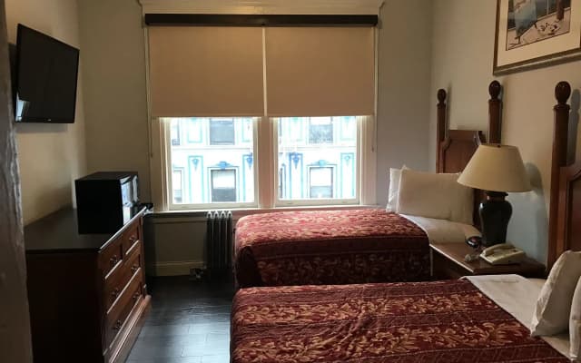 Warfield Hotel - photo 3