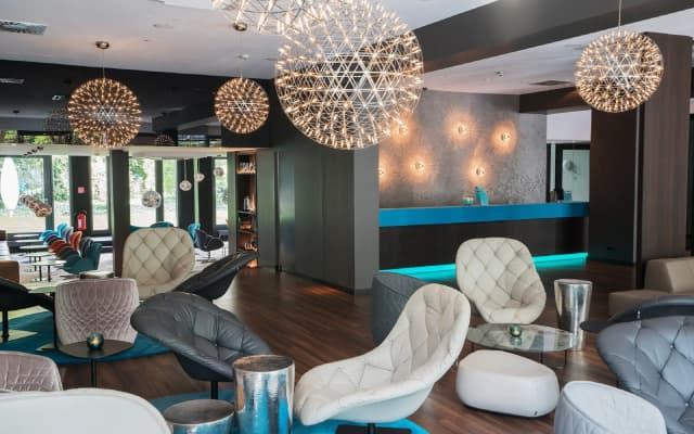 Motel One Berlin-Tiergarten - photo 2