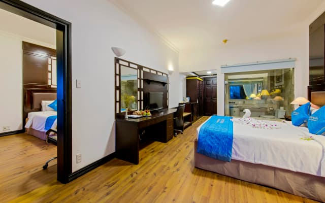 River Beach Resort and Residences - photo 4