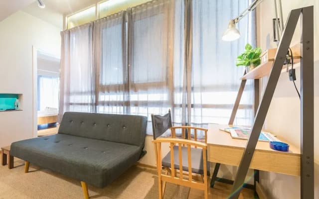 Bright 2 Bed Apartment by Cloudkeys - photo 2