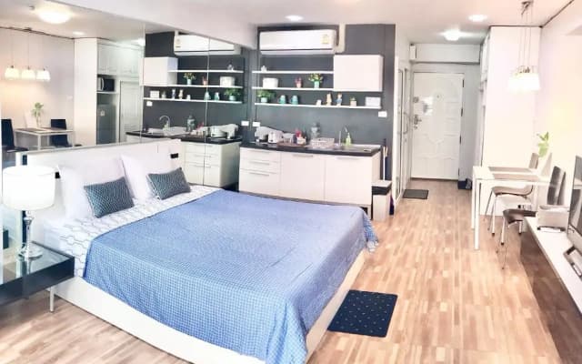 Cozy A at Nimman Studio Room in Condominium - photo 4