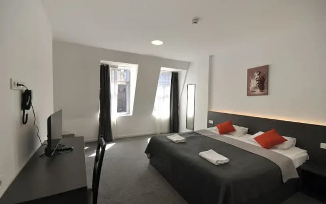Median Inn - photo 2