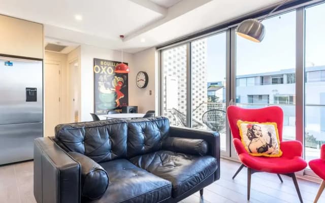 Comfy 1-bed Apartment in Perfect Location - photo 5