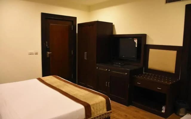 Parkland Kailash Colony - photo 5