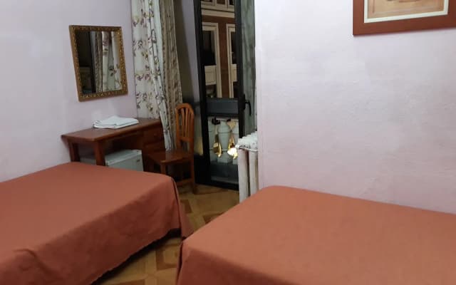 Hostal Fuentesol - photo 4