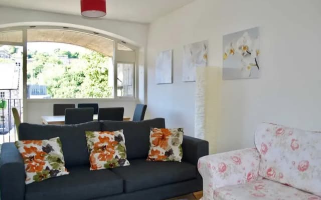 Extremely Central And Spacious Flat - photo 5