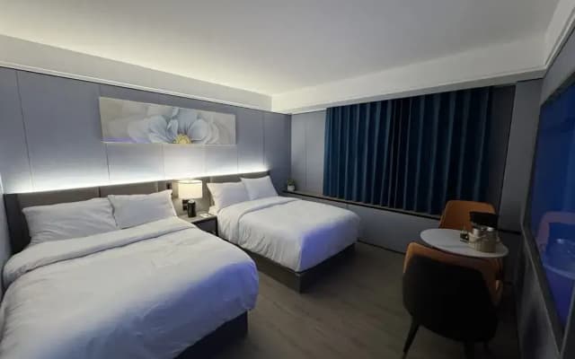 Ly New York Hotel - photo 4