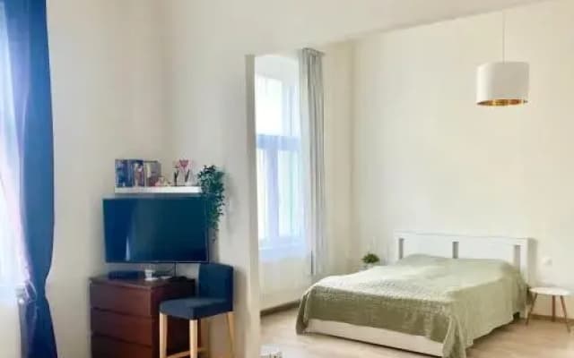 B32 Gellért Apartment - photo 2