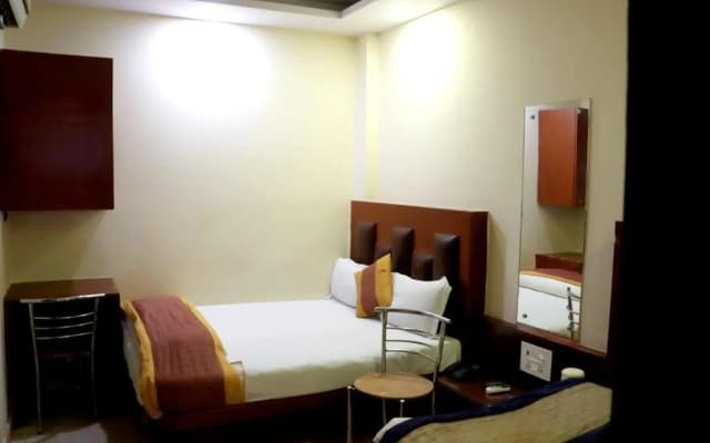 Hotel Prem Deluxe Guest House - photo 3