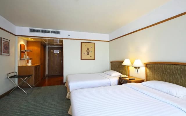 The Royal City Hotel - photo 5