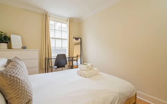 2 Bed Grassmarket Apartment - photo 5