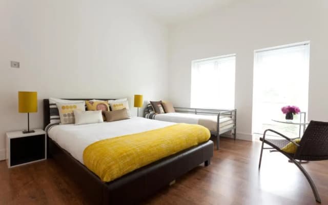 118 Brondesbury Road Apartments - photo 3