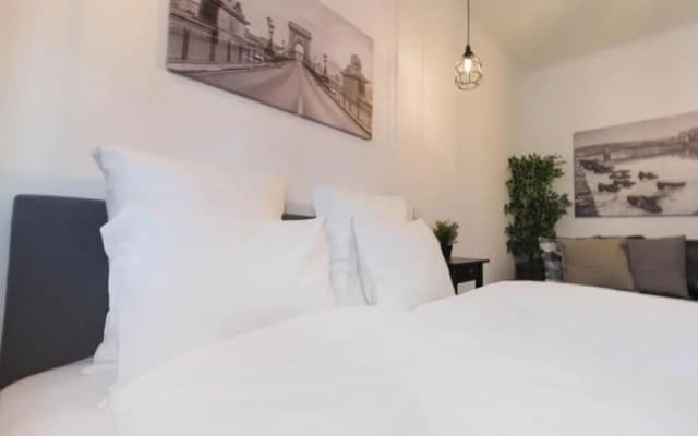 Standard Apartment by Hi5 - Madách - photo 3