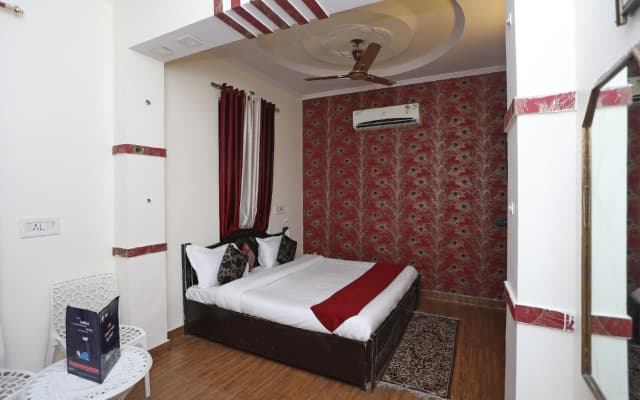 The Castle Bed  Breakfast - photo 5