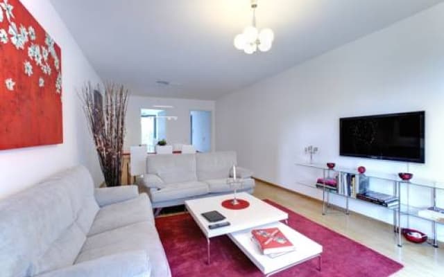Voltaire Apartments - photo 2