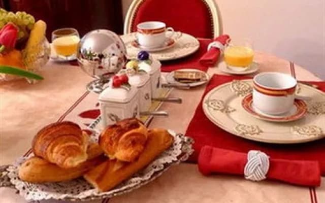 Bed  Breakfast March DAligre - photo 2