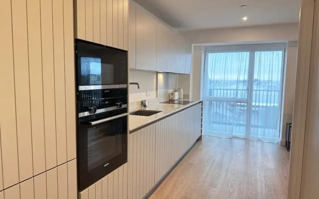 Excel London Gateway Apartments - photo 3