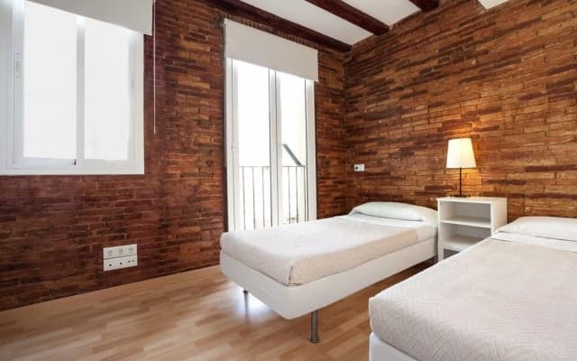 Gothic Apartments - photo 3