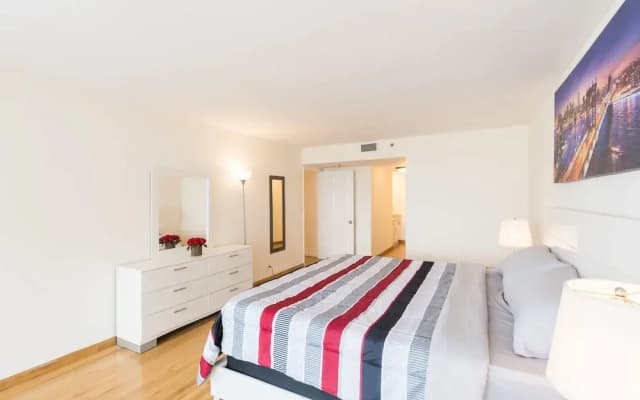 Glamorous 3 Bedroom with a View - photo 4