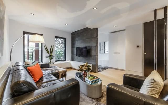 Luxury Designer Townhouse Parking - photo 5