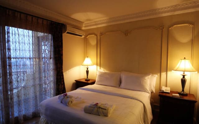 Four Seasons Place - photo 3