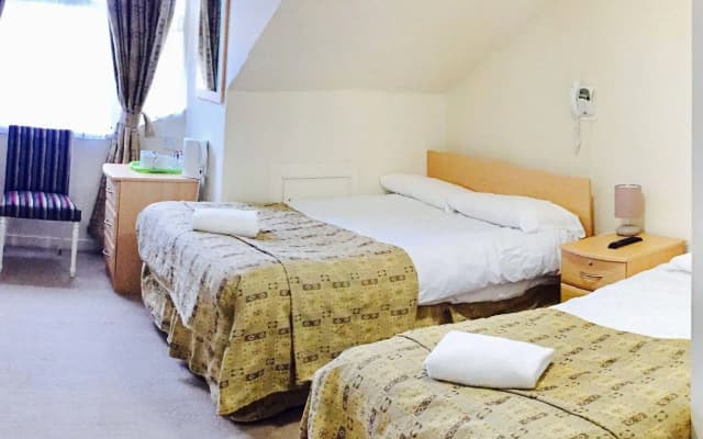 Merith House Hotel - photo 2