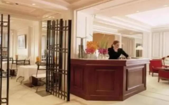 Hotel Unic Renoir Saint Germain - photo 2