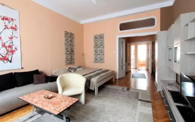 Lili's home - photo 2