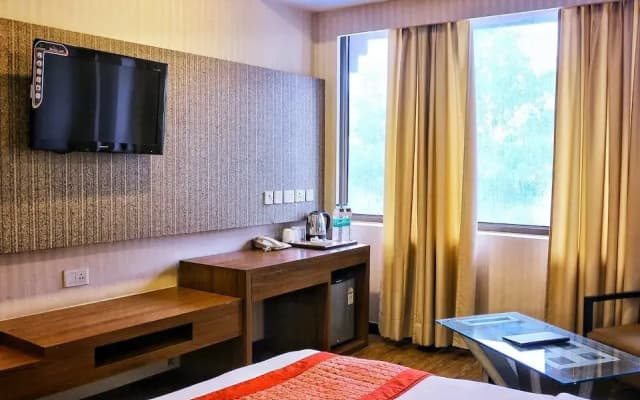 Sam Surya Hotel - photo 4