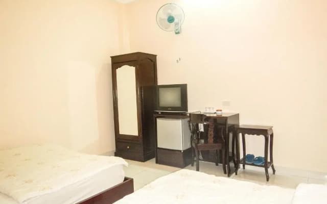 Yellow Hotel - photo 5