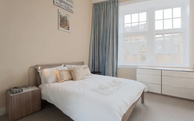 Silver Lining Royal Mile Mansion - photo 4