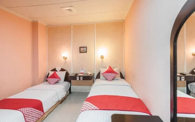 OYO 671 Hotel Capitol - photo 4