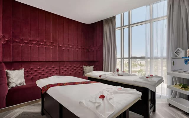 Radisson Dubai Damac Hills - photo 4