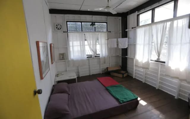Maroom Art Hostel - photo 4