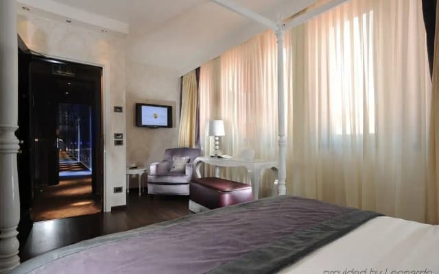Carnival Palace Hotel - photo 3